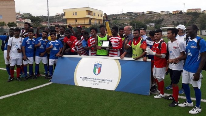 foto di gruppo del torneo refugee teams